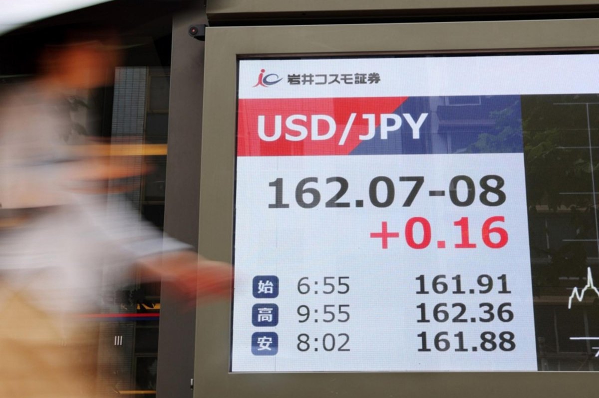 Japan's yen hits nearly 40-year low, pressuring South Korean won