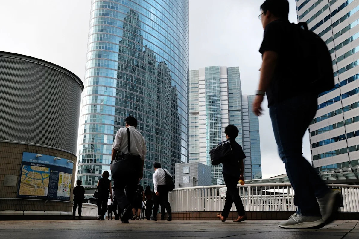 Japan Banks See Risk of Rising Bond Yields Leading to Losses